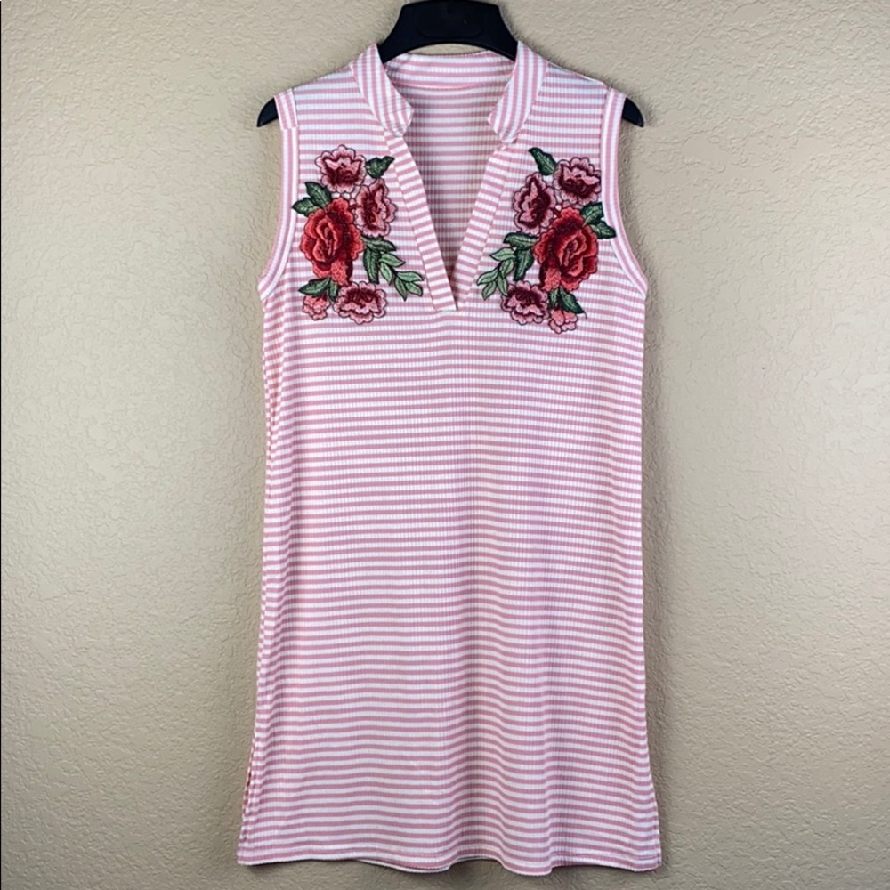 sleeveless striped dress with rose appliqué • sz S
